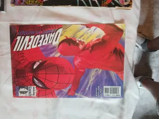 28 comics de Daredevil.
