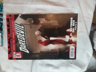 28 comics de Daredevil.