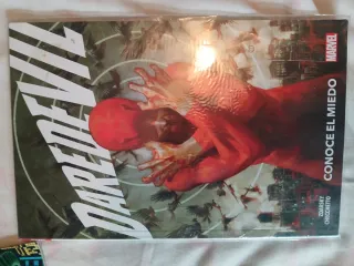 28 comics de Daredevil.