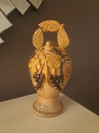 Botijo antiguo en cerámica de Priego (Cuenca)