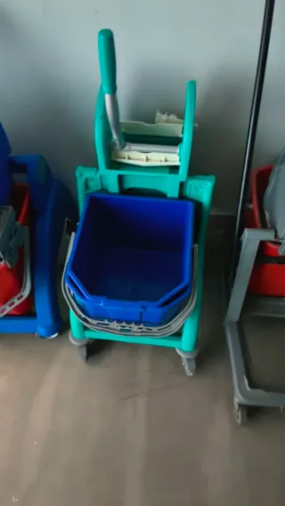 Lote nuevo de l Productos de limpieza industrial