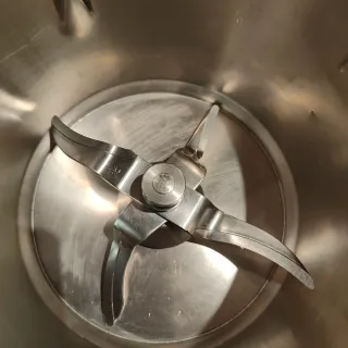 Thermomix TM31 con accesorios y libros