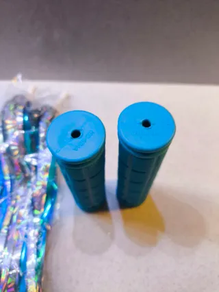 Empuñaduras azules con borlas para bici infantil