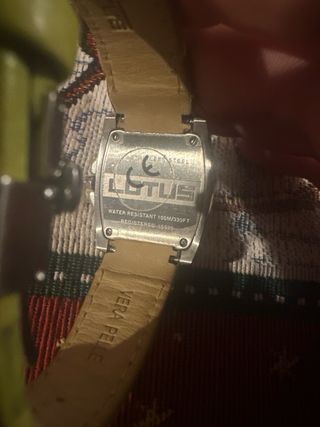 Reloj Lotus Verde y Plateado