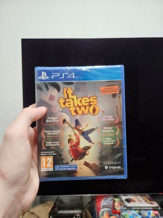 It Takes Two PS4 Precintado