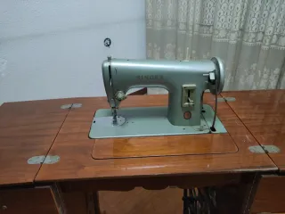 Mueble Singer Madera y Metal