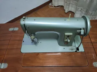 Mueble Singer Madera y Metal