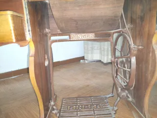 Mueble Singer Madera y Metal