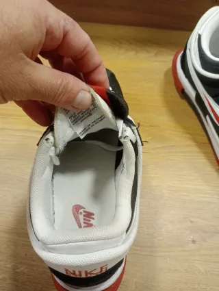 Tenis Nike Negro y Rojo