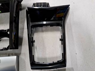 Consola Central Astra H Preto Piano + Acessórios