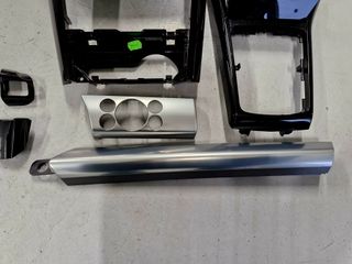 Consola Central Astra H Preto Piano + Acessórios