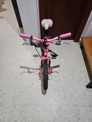 Bicicleta infantil rosa ATRACTOR entre 3 y 6 años