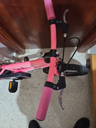 Bicicleta infantil rosa ATRACTOR entre 3 y 6 años