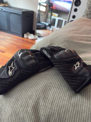 Casco AGV K1S Negro con dos viseras + guantes