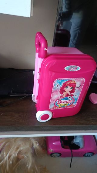 Set gioco bellezza bambola rosa con trolley