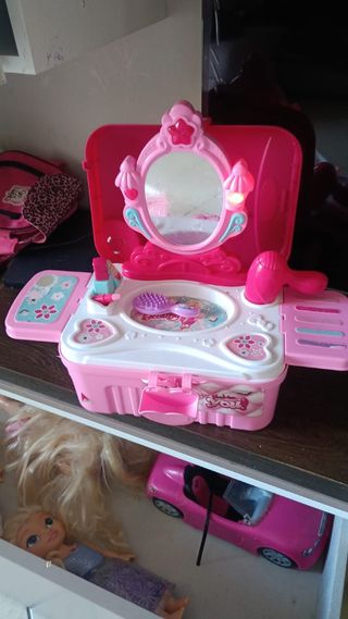 Set gioco bellezza bambola rosa con trolley