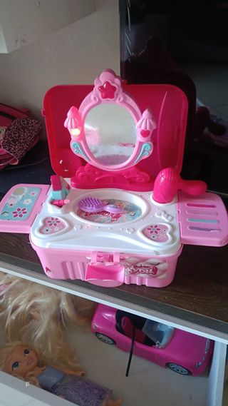 Set gioco bellezza bambola rosa con trolley