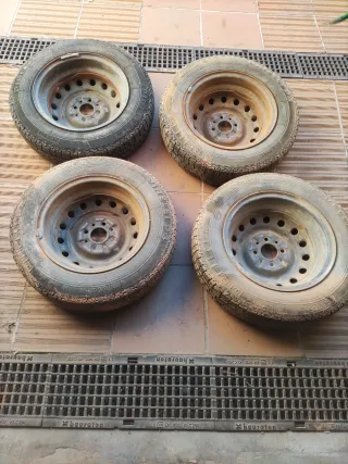 Ruedas Seat 850 Especial (Juego 4)