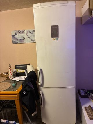 Nevera blanca en buen estado