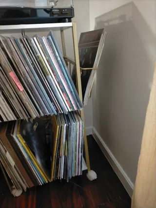 Mueble para discos de vinilo, tocadiscos, revistas