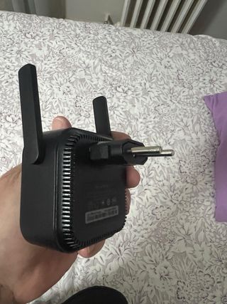 Repetidor WiFi Mii Negro