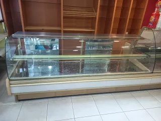 2 Exhibidoras unidas refrigeradas