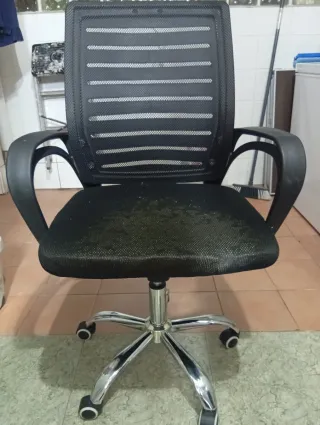 Silla de escritorio con ruedas