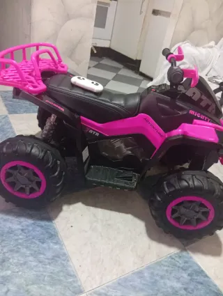 Quad eléctrico infantil con ruedas de caucho