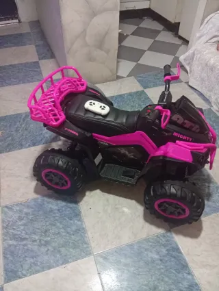 Quad eléctrico infantil con ruedas de caucho