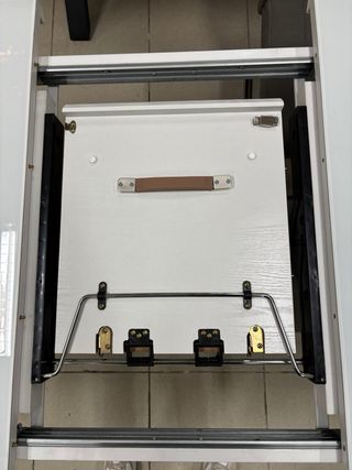 Mesa comedor blanca lacada y cromo