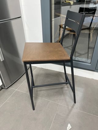 3 Taburetes Altos Madera y Metal. (15€ cada uno)