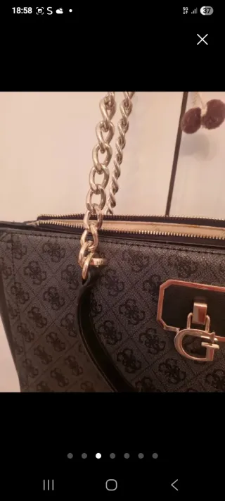 Bolso Guess Marrón y Dorado