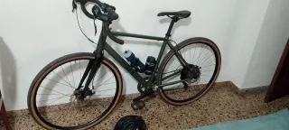 Bici Gravel Triban talla m + Casco + Rodillo+porta