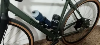 Bici Gravel Triban talla m + Casco + Rodillo+porta