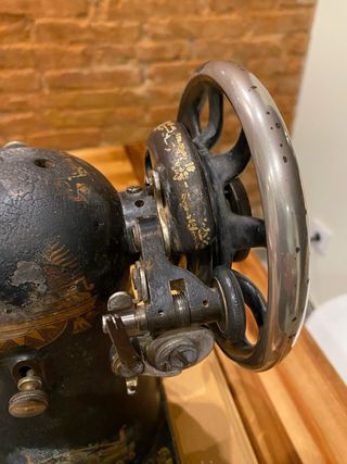 Máquina de coser Singer antigua