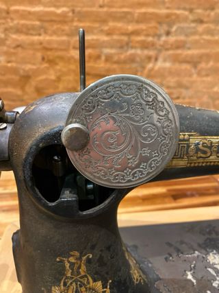 Máquina de coser Singer antigua