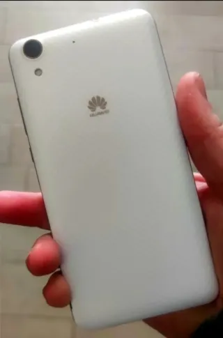Huawei Y6 II (2016) con difetti