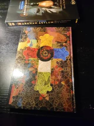 Arkham Asylum. Absolute Batman, DC comics blacklab