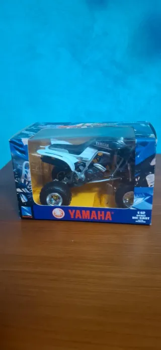 Moto Quad Yamaha 1:12 Die-Cast