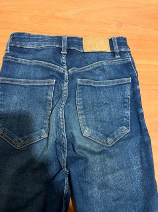 Pantalón vaquero Zara Talla 32