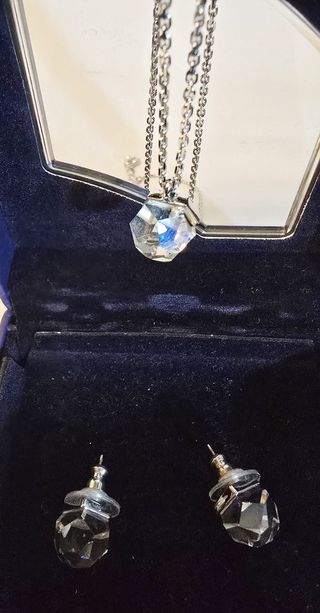 Conjunto Swarovski Collar y Pendientes