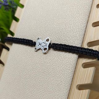 Pulsera Oso de Hilo Negro | Fortaleza y Confianza