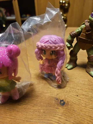 Set 4 Bamboline in plastica dura più Raffaello