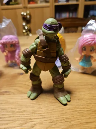 Set 4 Bamboline in plastica dura più Raffaello