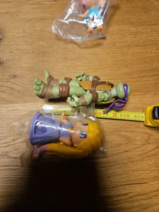 Set 4 Bamboline in plastica dura più Raffaello