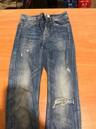 Pantalón vaquero Stradivarius Talla 32