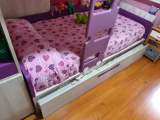 REBAJADA! Cama tren infantil morada (3 camas)