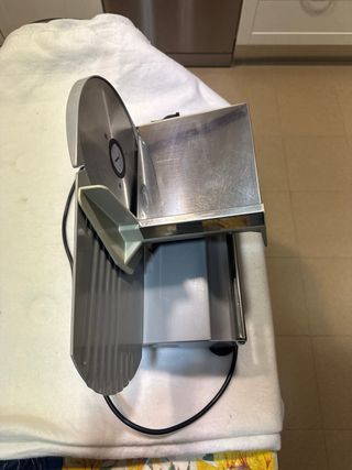 Cortadora de fiambre eléctrica