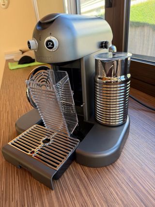 Cafetera Nespresso Krups XN8105