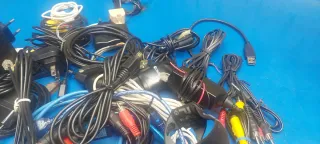 Lote de cables, adaptadores y cargadores